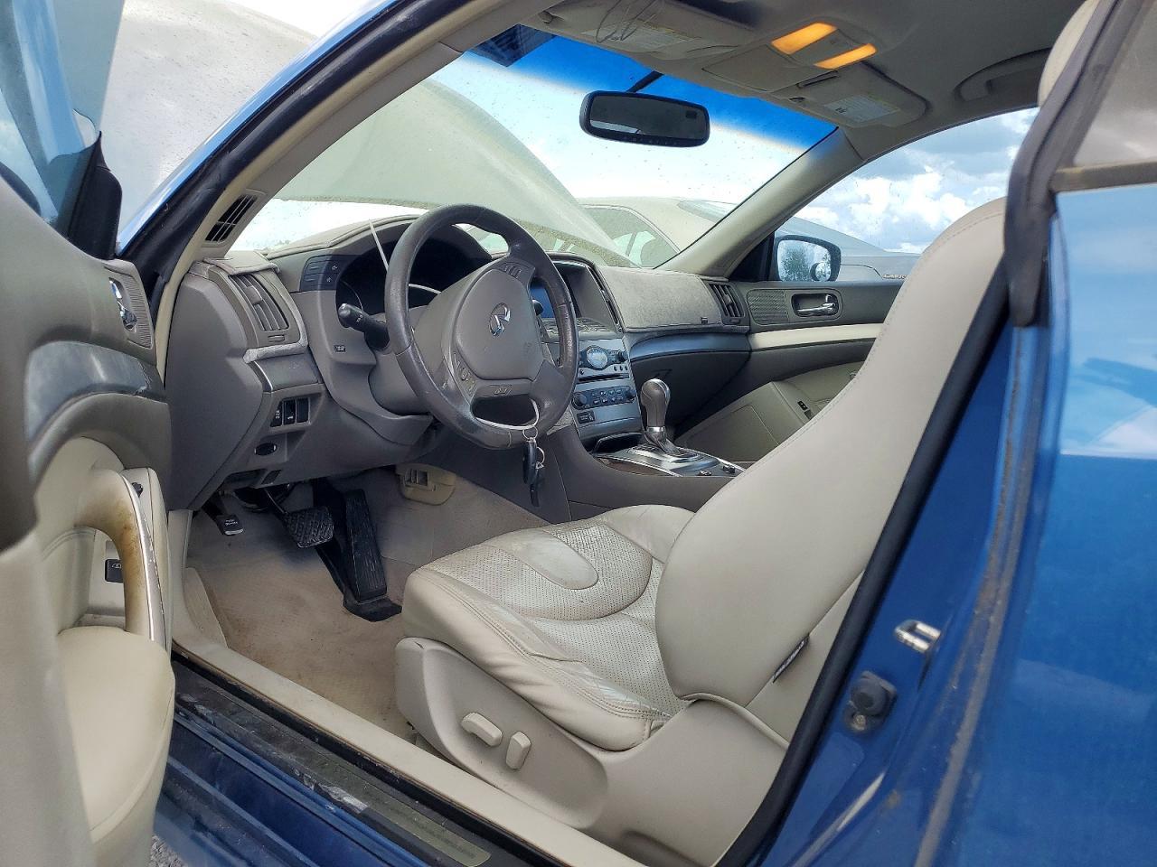 2011 INFINITI G37