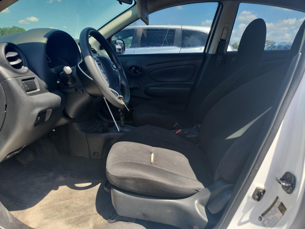 2015 NISSAN VERSA