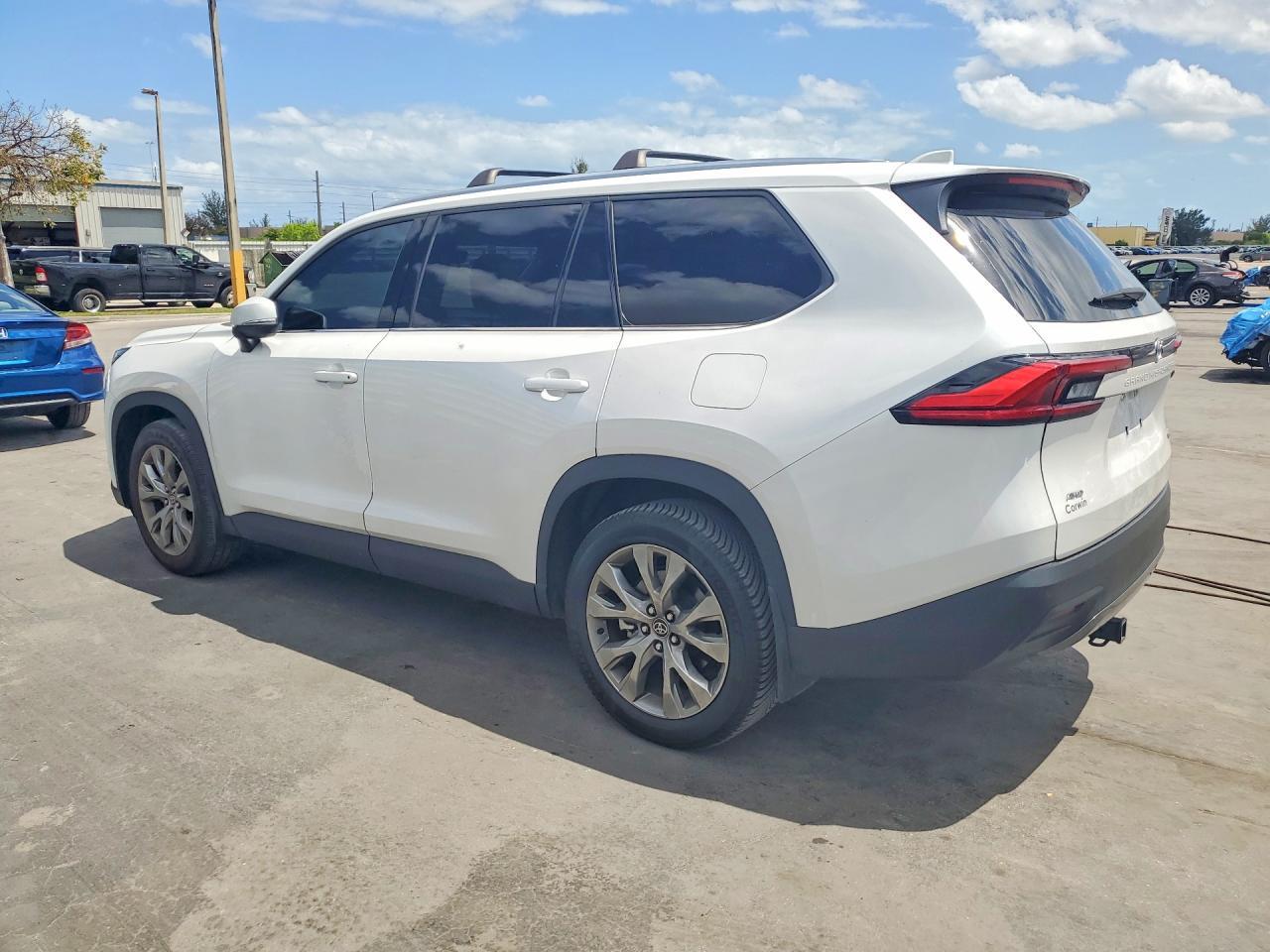 2024 TOYOTA HIGHLANDER