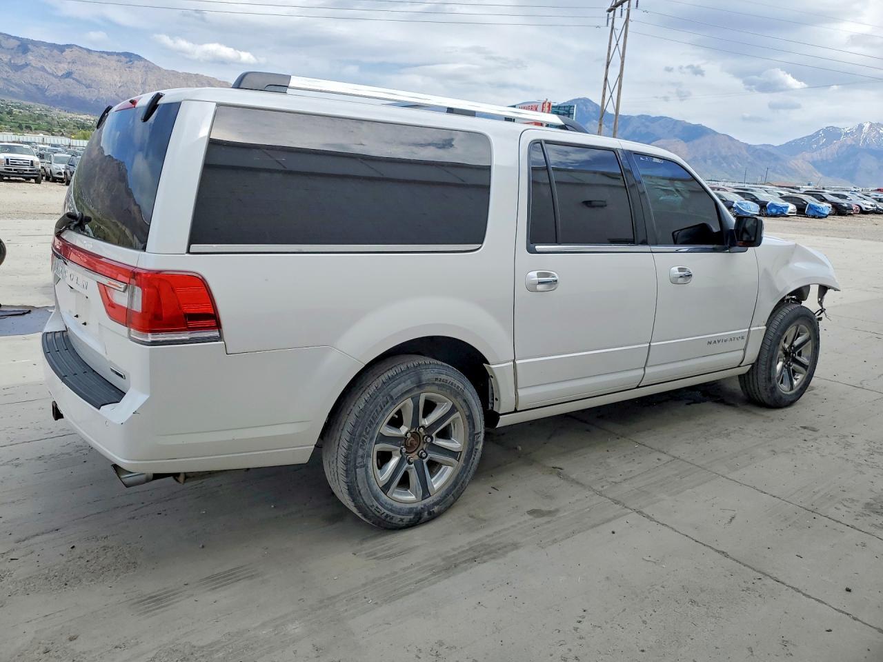 2015 LINCOLN Navigator