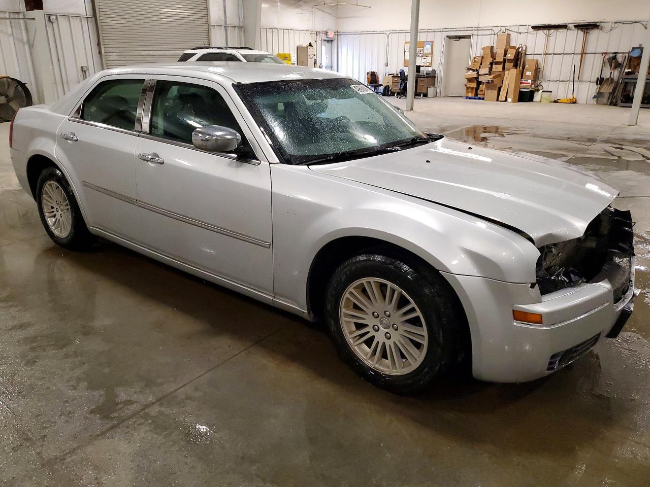 2010 CHRYSLER 300