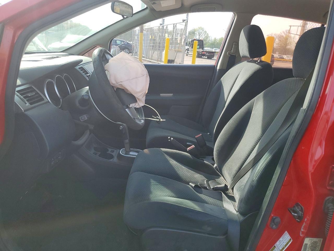 2011 NISSAN VERSA