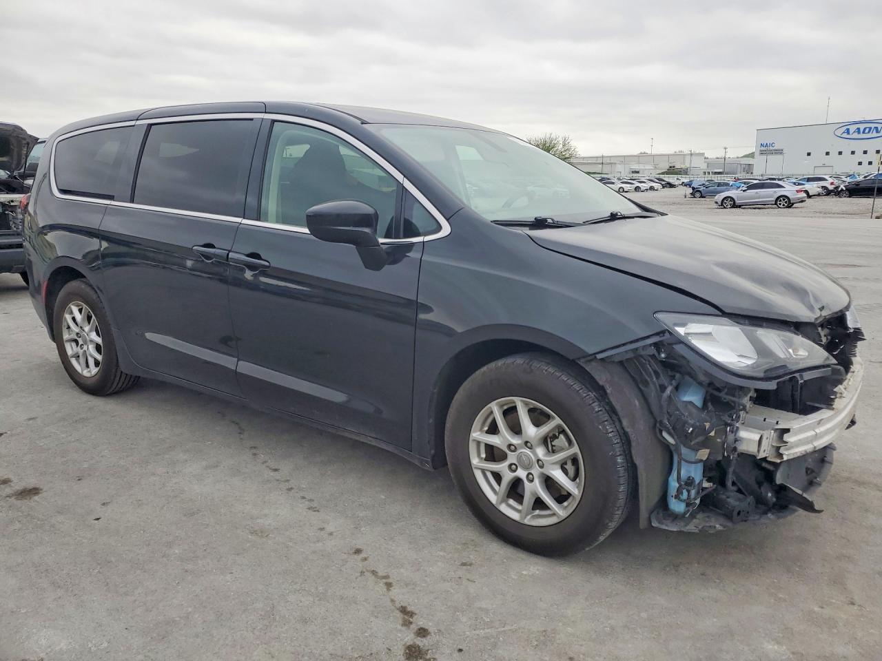 2020 CHRYSLER Voyager