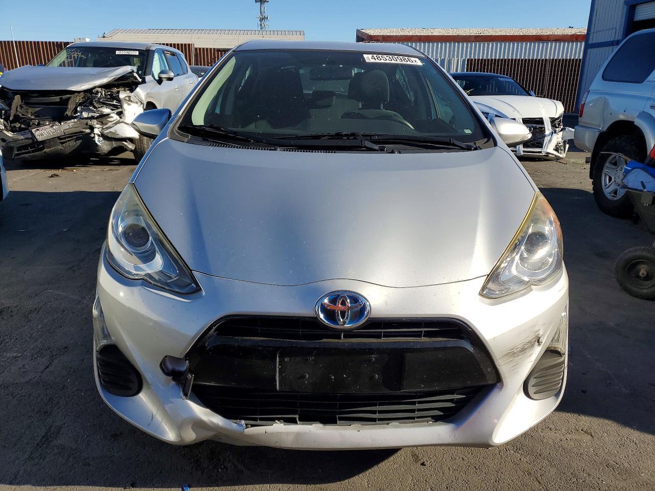 2016 TOYOTA Prius c