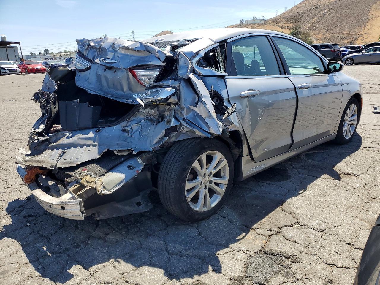 2015 CHRYSLER 200