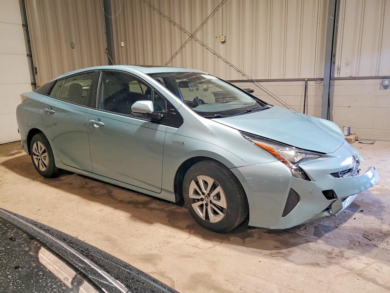 2017 TOYOTA PRIUS