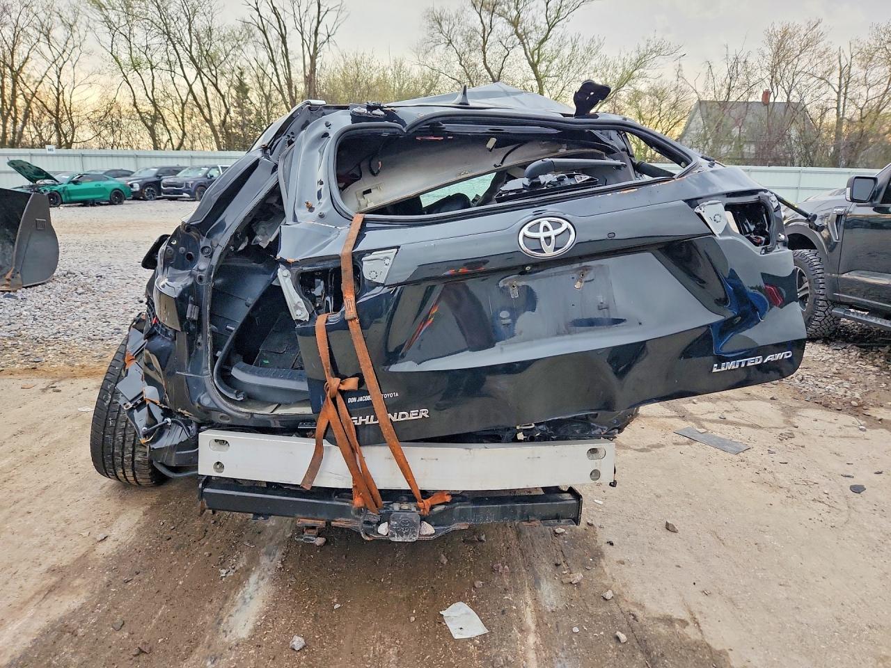 2015 TOYOTA HIGHLANDER
