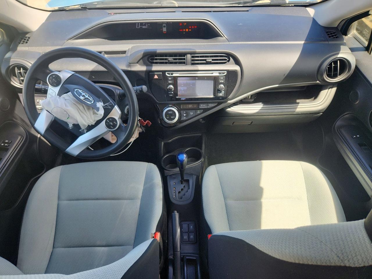 2016 TOYOTA Prius c