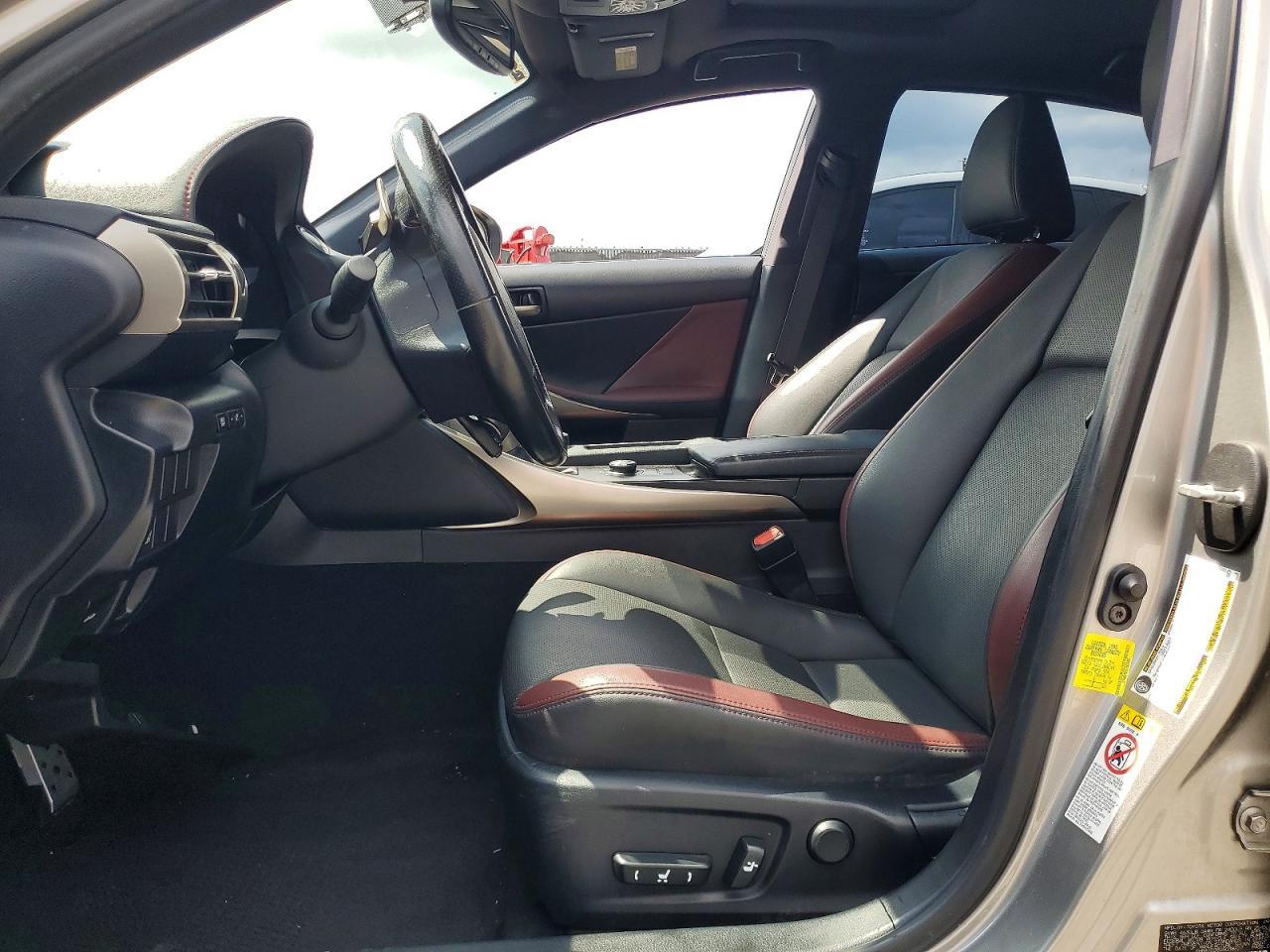 2016 LEXUS IS 200t