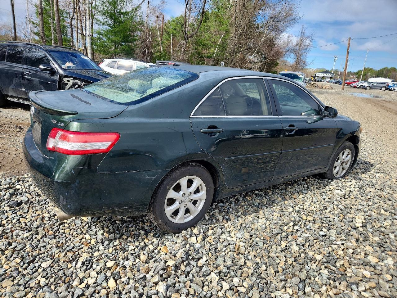 2011 TOYOTA CAMRY