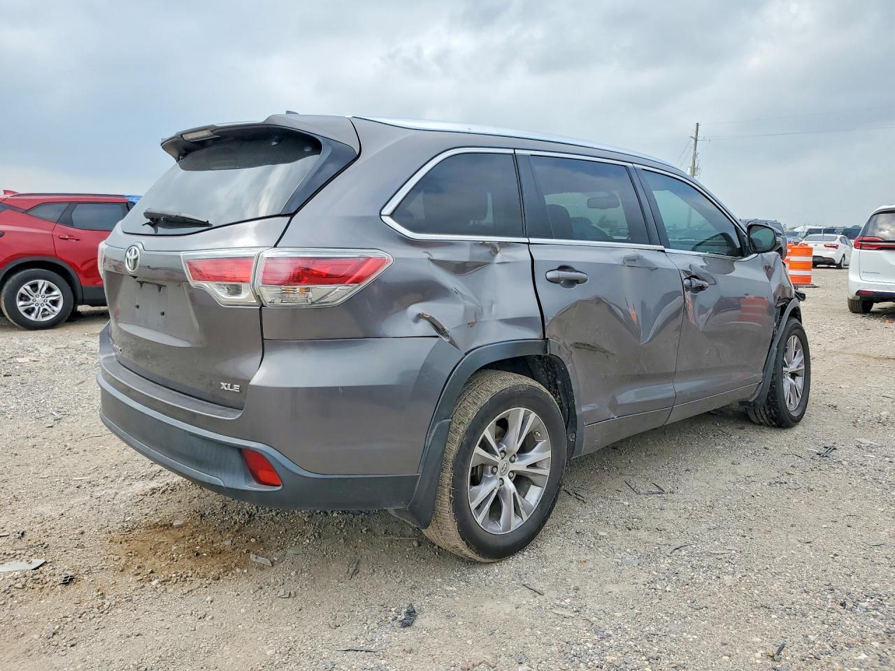 2015 TOYOTA HIGHLANDER