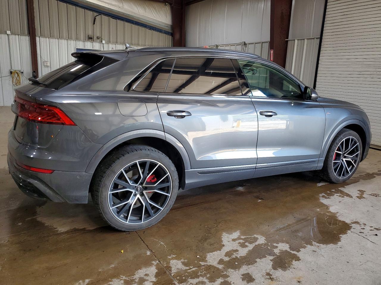 2020 AUDI Q8