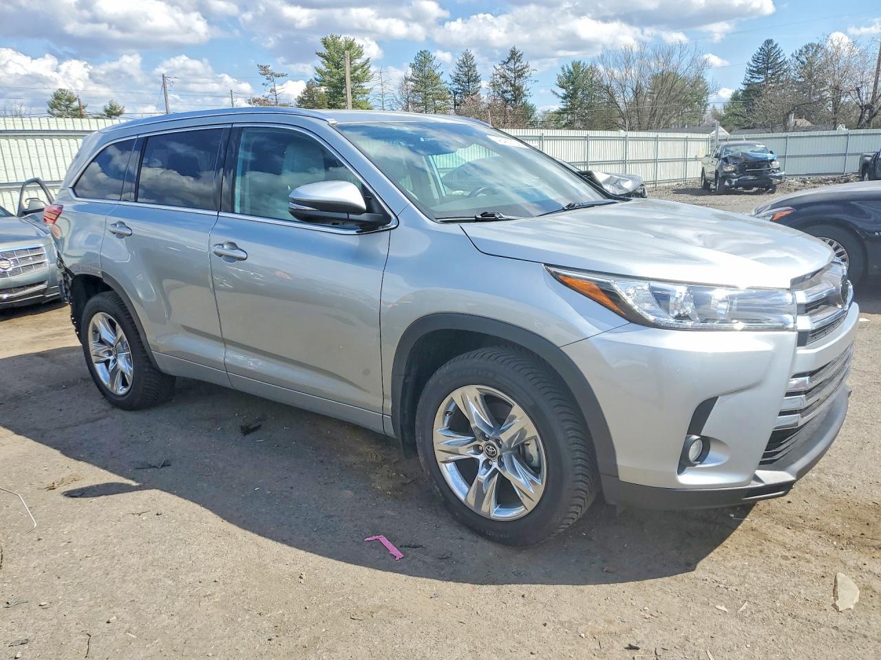 2018 TOYOTA HIGHLANDER