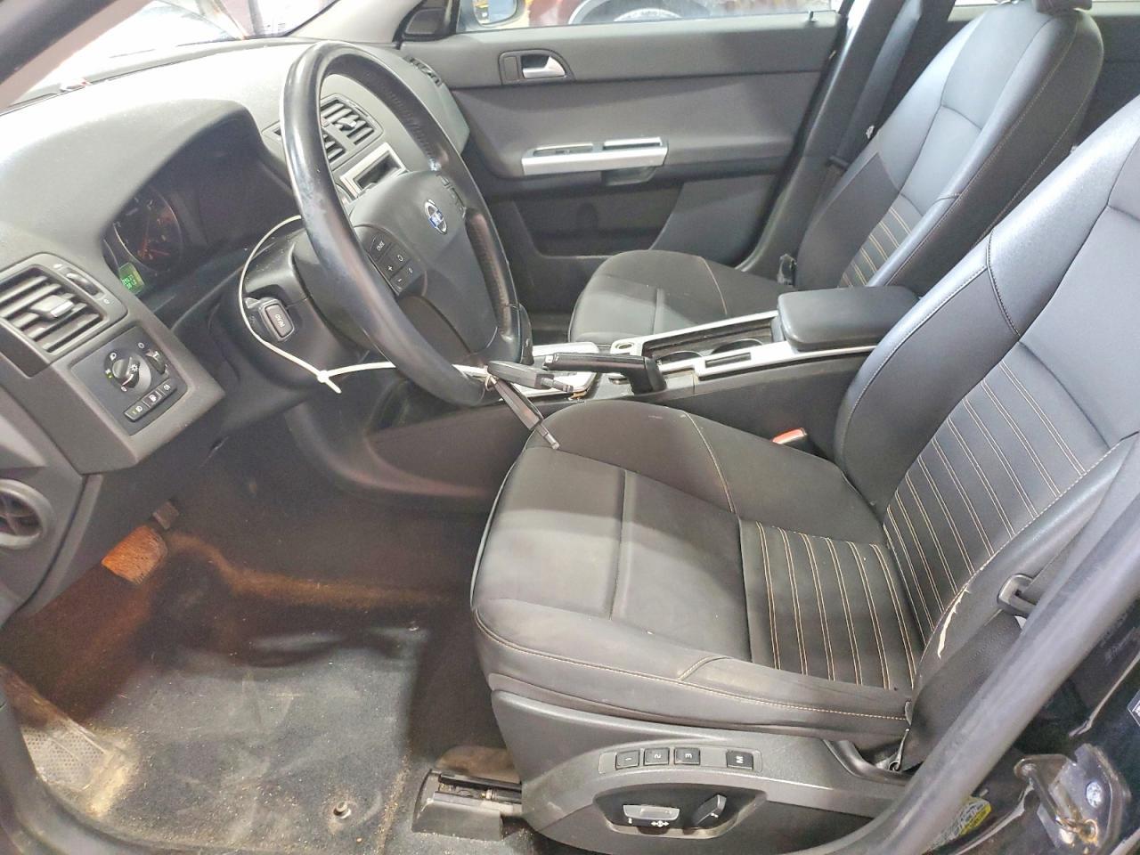2011 VOLVO S40