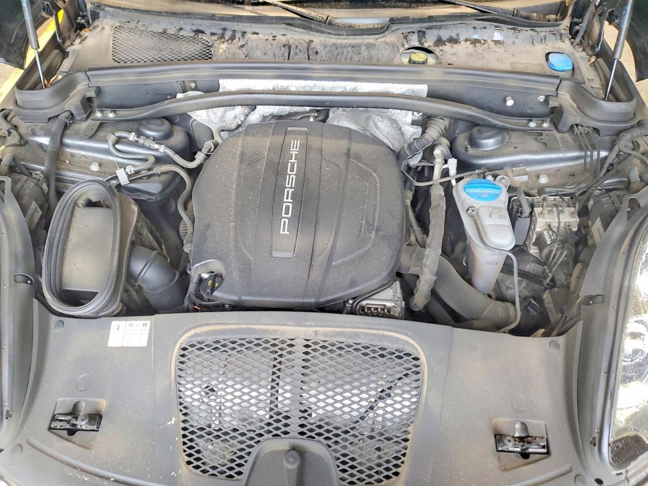 2018 PORSCHE Macan