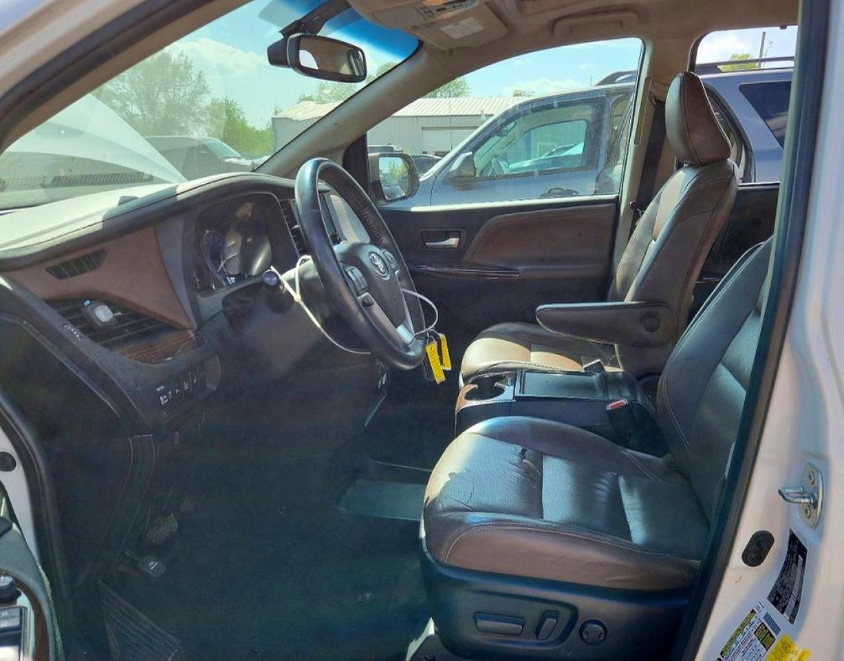 2015 TOYOTA SIENNA