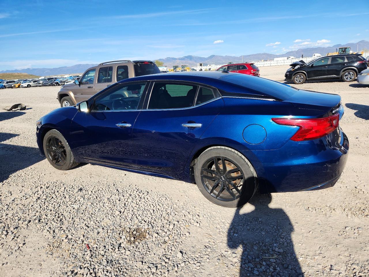 2016 NISSAN Maxima