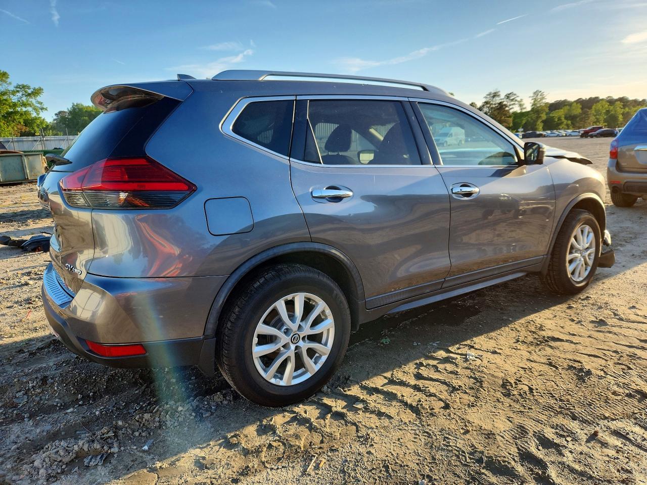 2017 NISSAN ROGUE