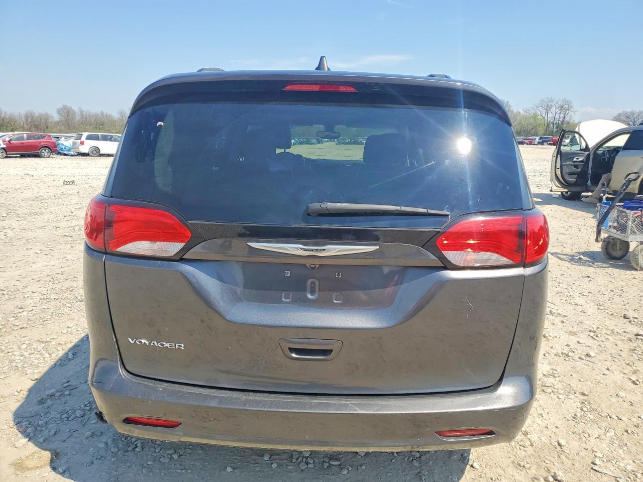 2021 CHRYSLER Voyager