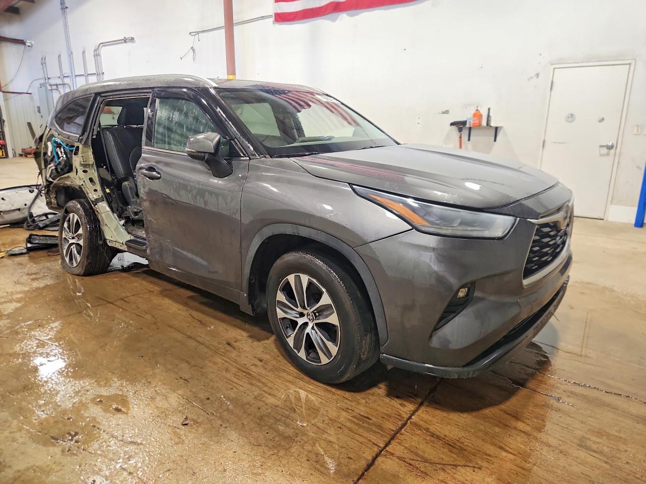 2021 TOYOTA HIGHLANDER