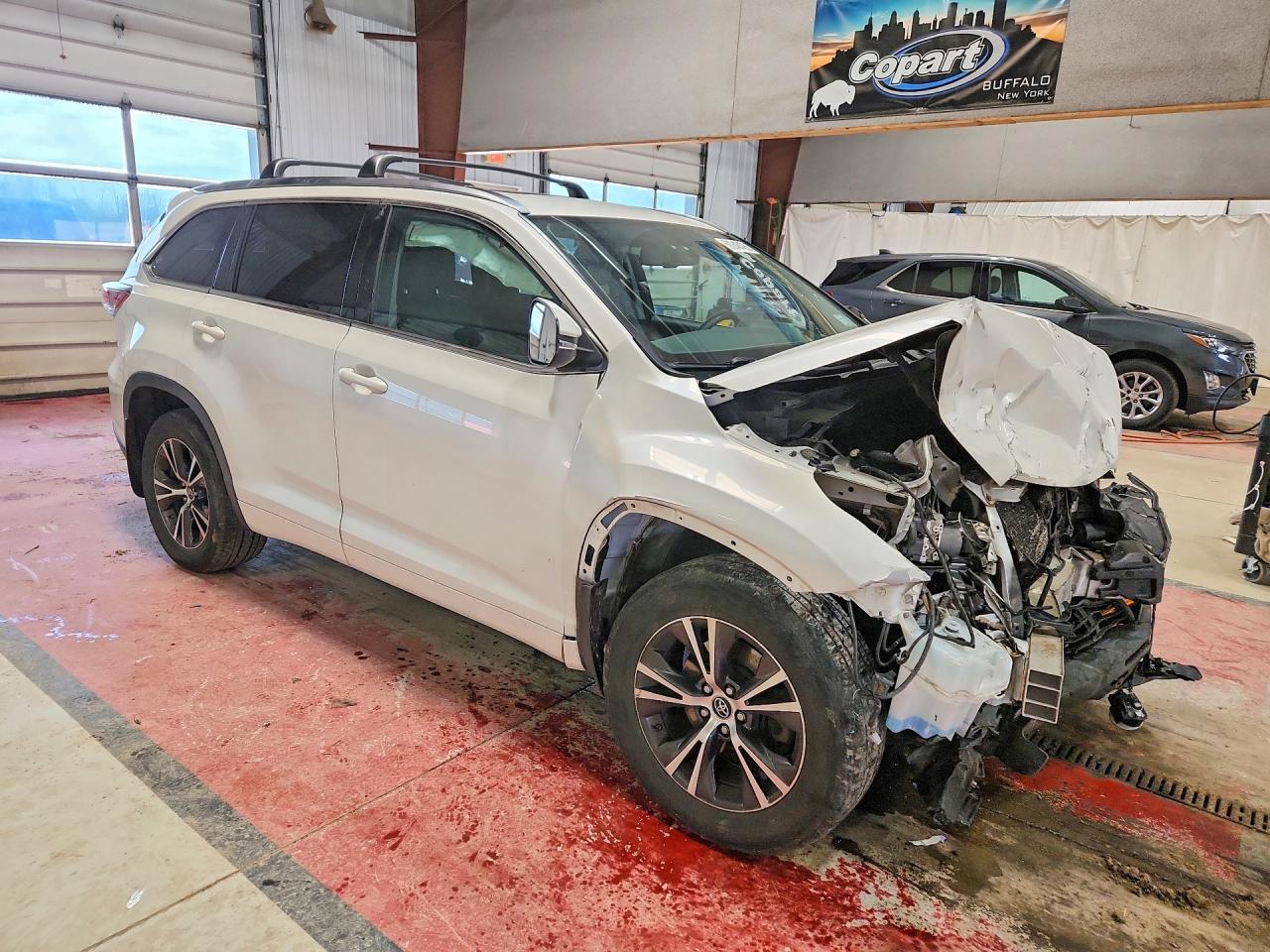 2016 TOYOTA HIGHLANDER