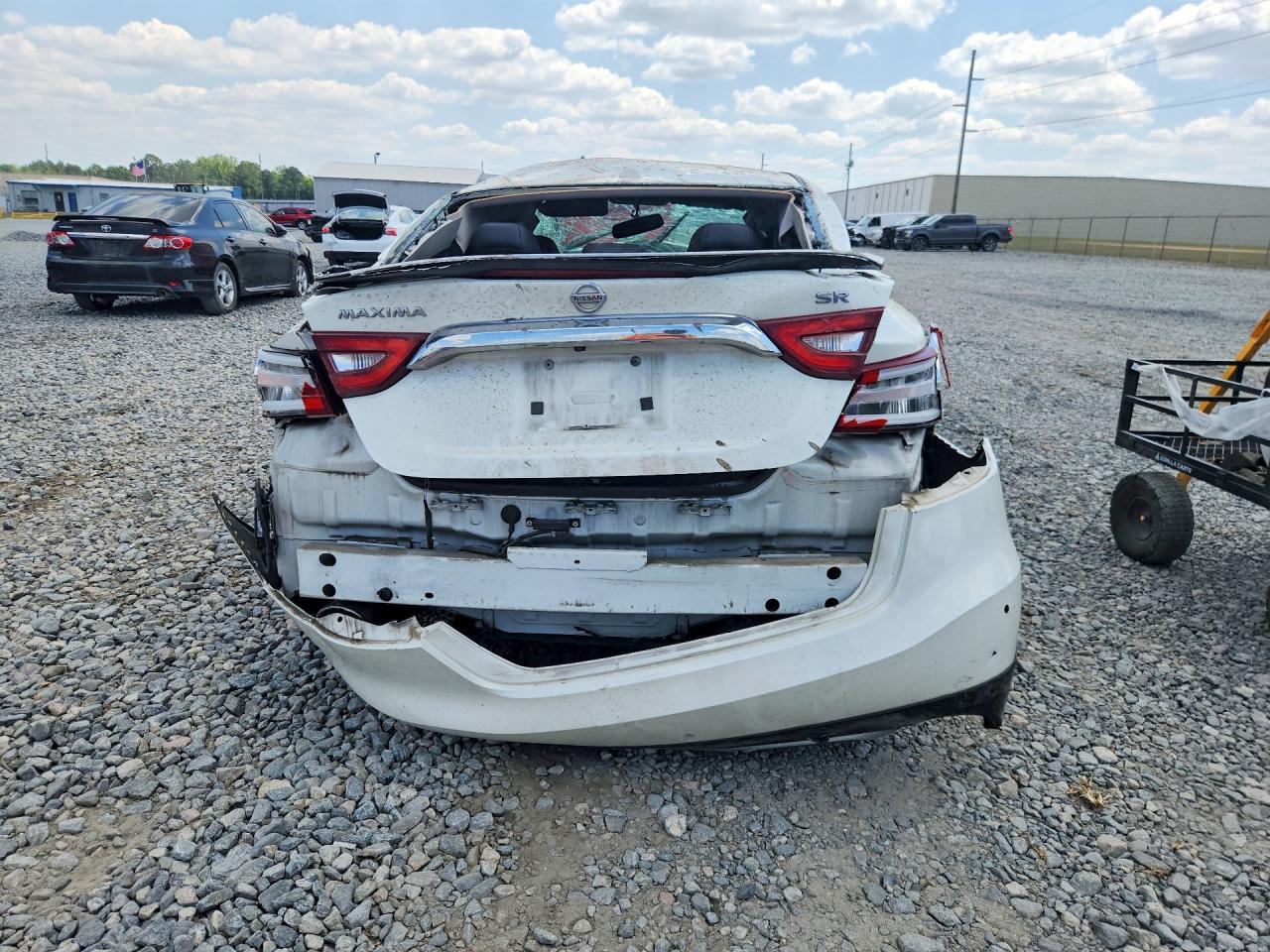 2017 NISSAN Maxima