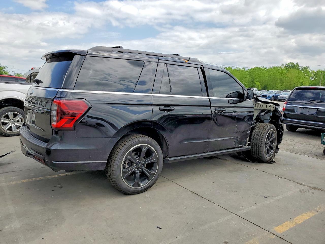 2022 FORD Expedition