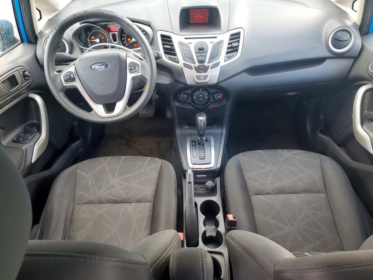2013 FORD Fiesta