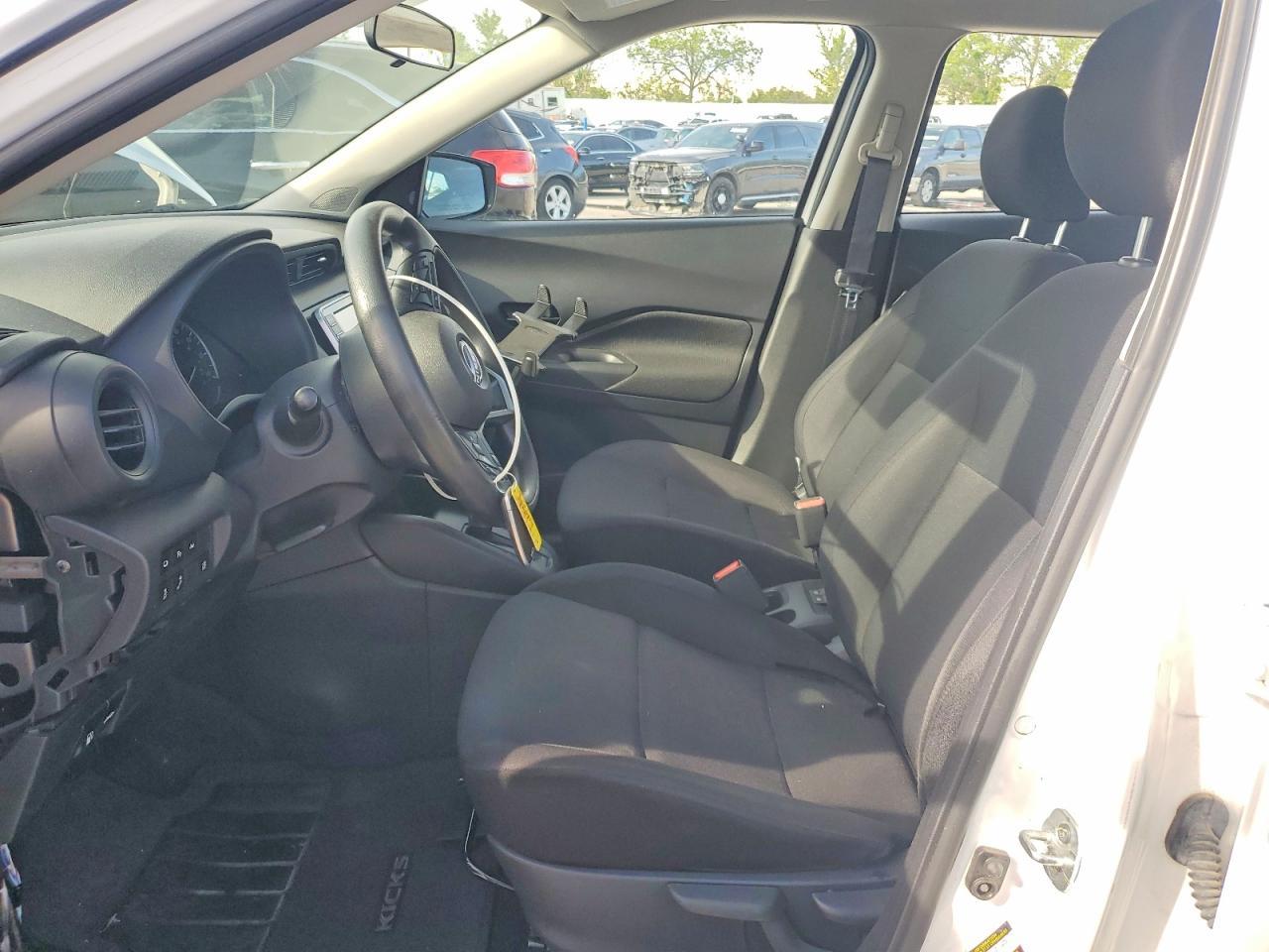 2023 NISSAN KICKS
