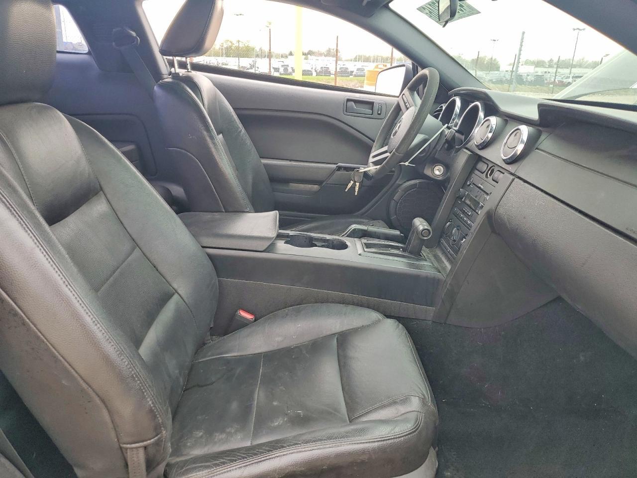 2005 FORD MUSTANG