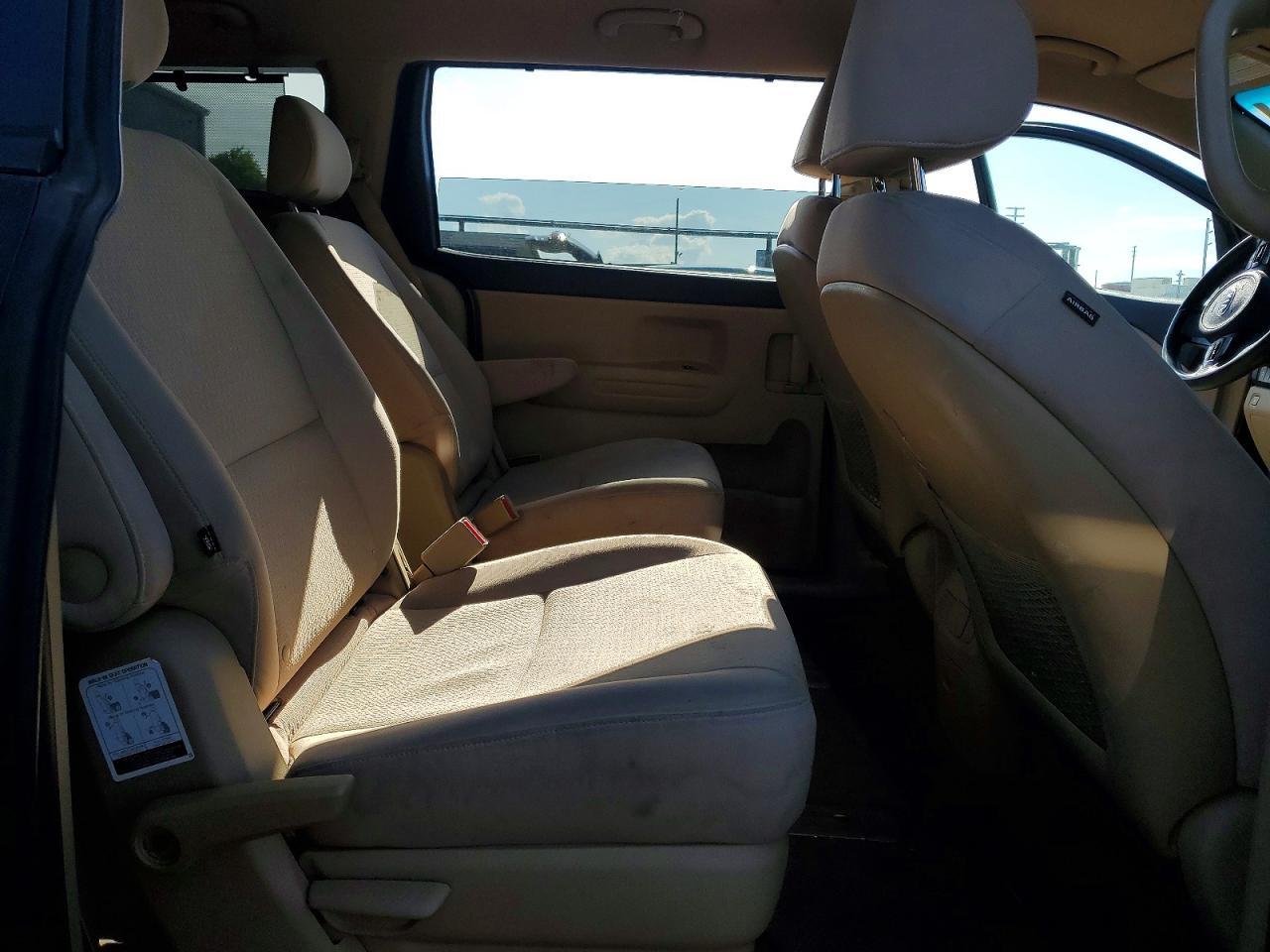2016 KIA SEDONA