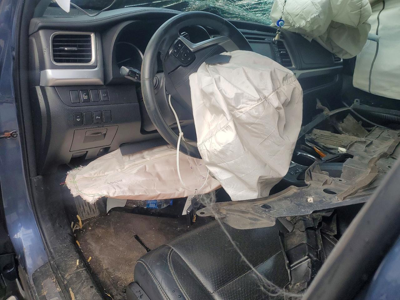2015 TOYOTA HIGHLANDER