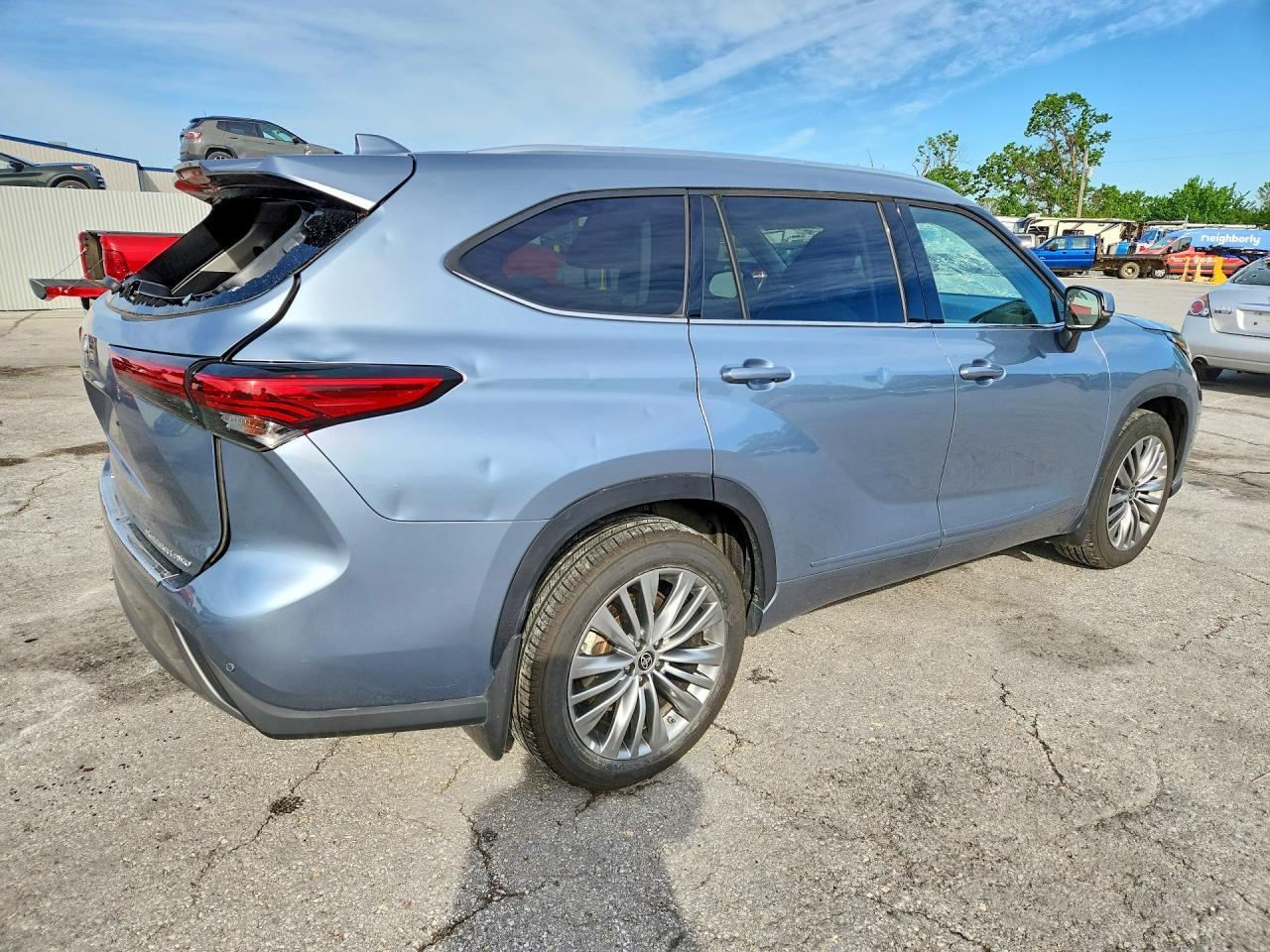2022 TOYOTA HIGHLANDER