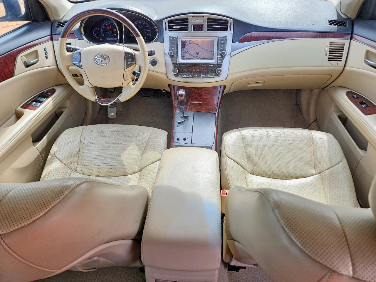 2011 TOYOTA Avalon