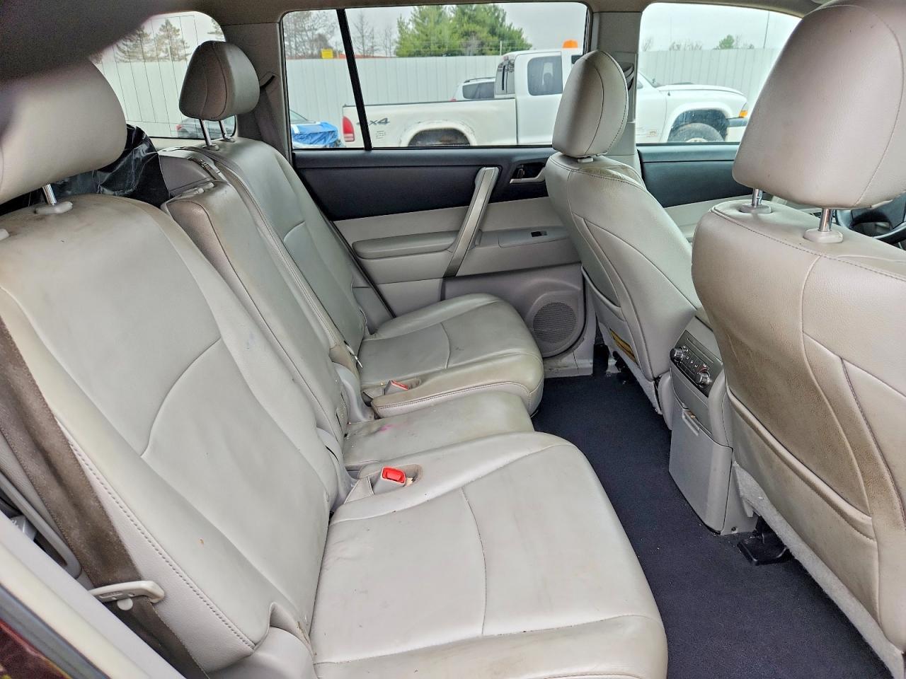 2013 TOYOTA HIGHLANDER