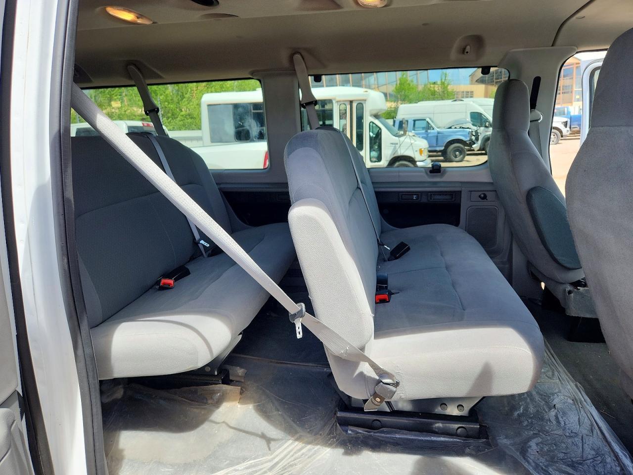 2010 FORD Econoline E350
