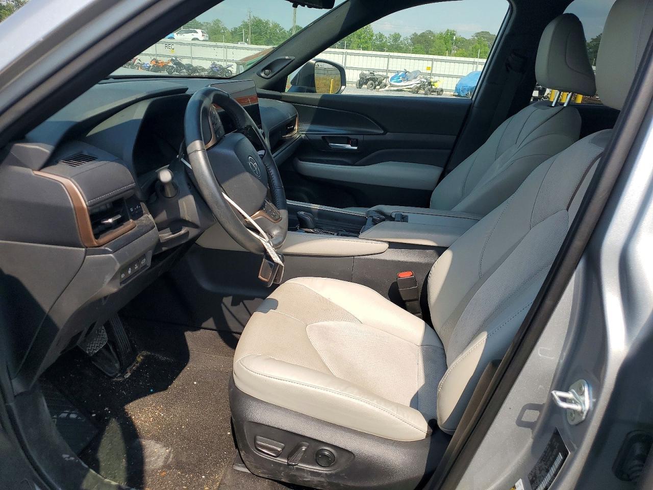 2024 TOYOTA HIGHLANDER