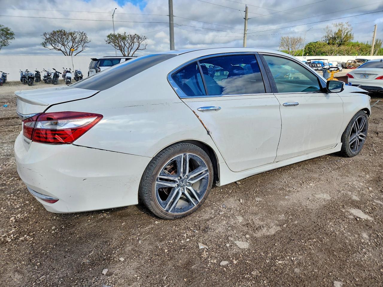2016 HONDA ACCORD