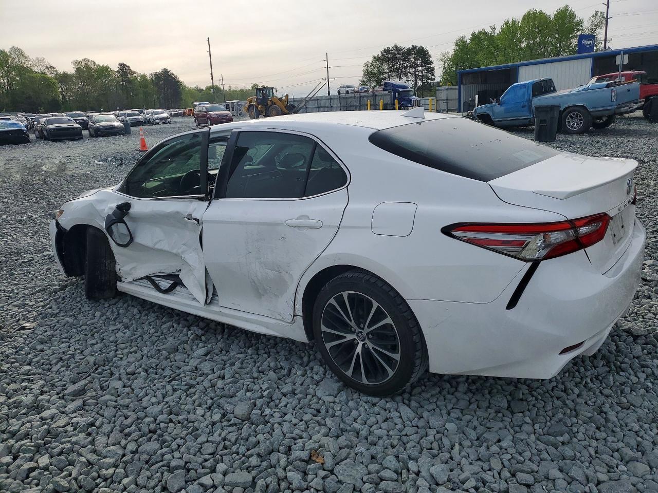 2018 TOYOTA CAMRY