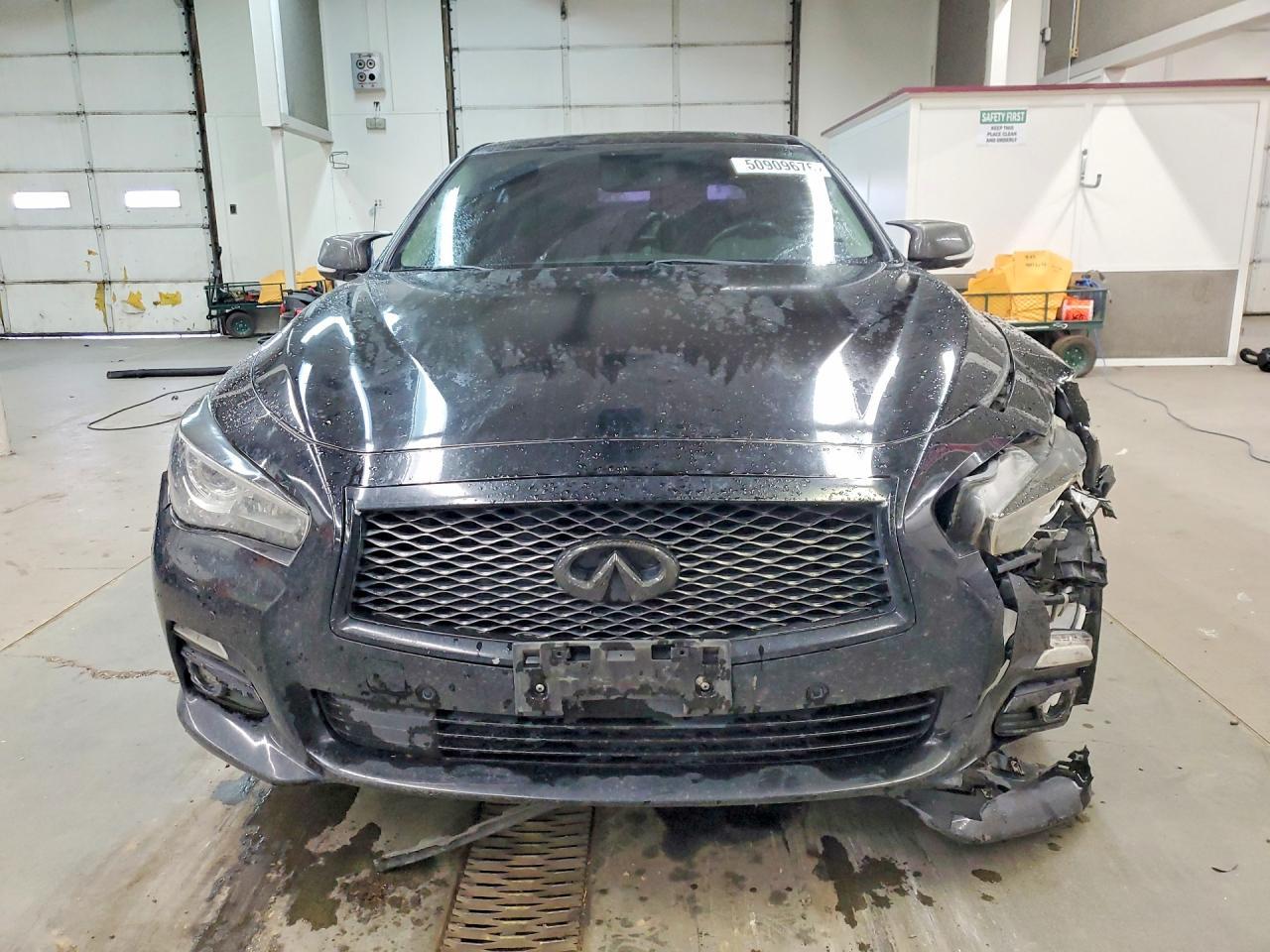 2016 INFINITI Q50