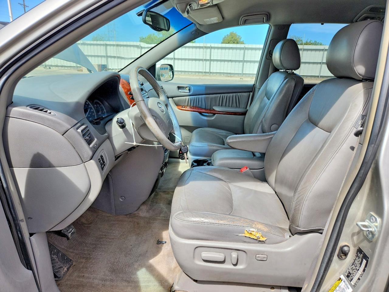2005 TOYOTA SIENNA