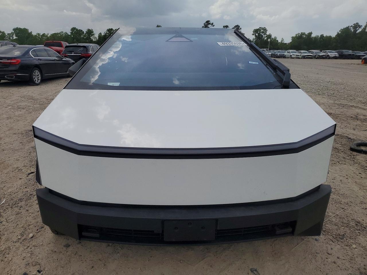 2024 TESLA Cybertruck