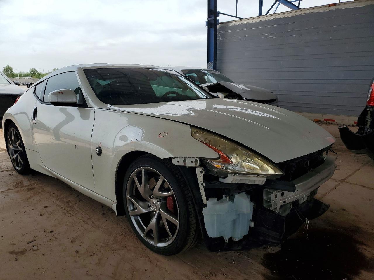 2016 NISSAN 370Z