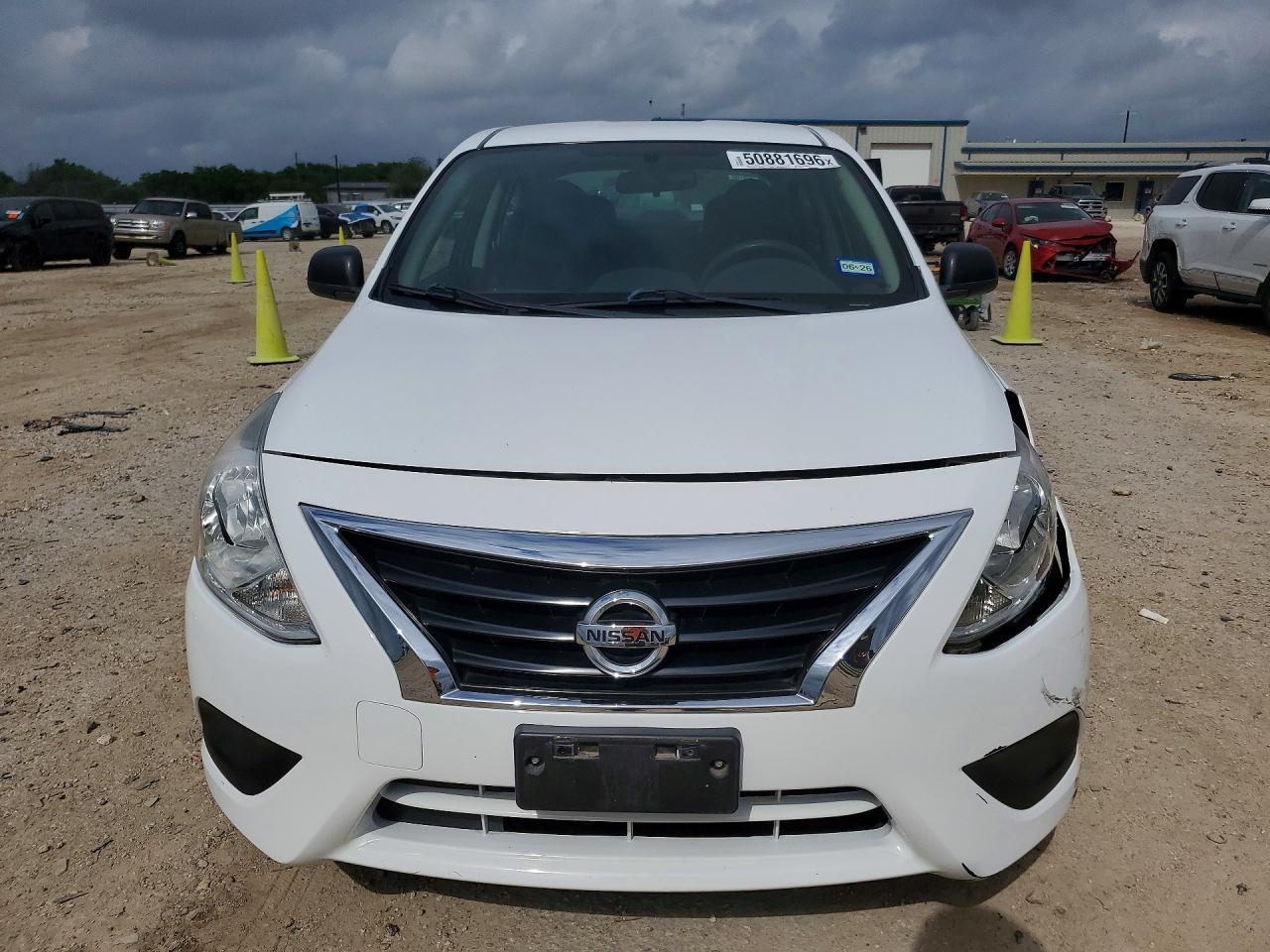 2015 NISSAN VERSA