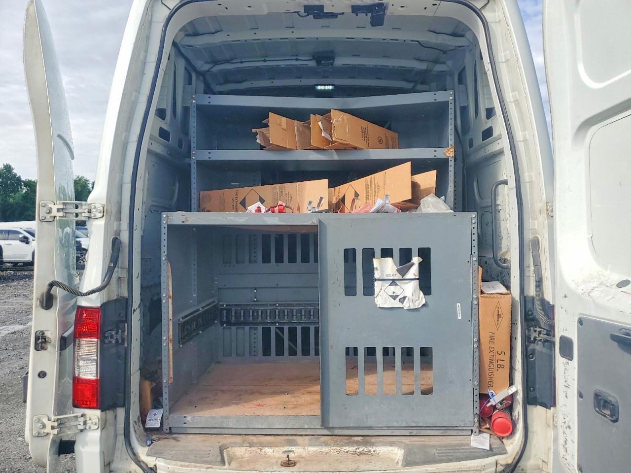 2016 NISSAN NV 2500