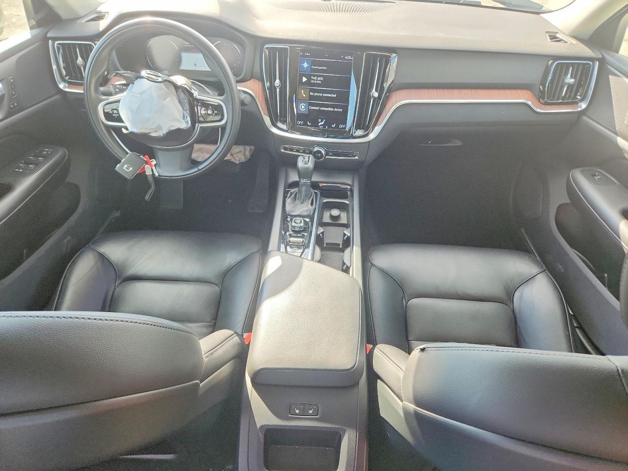 2021 VOLVO S60