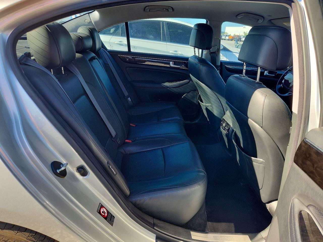 2013 HYUNDAI GENESIS