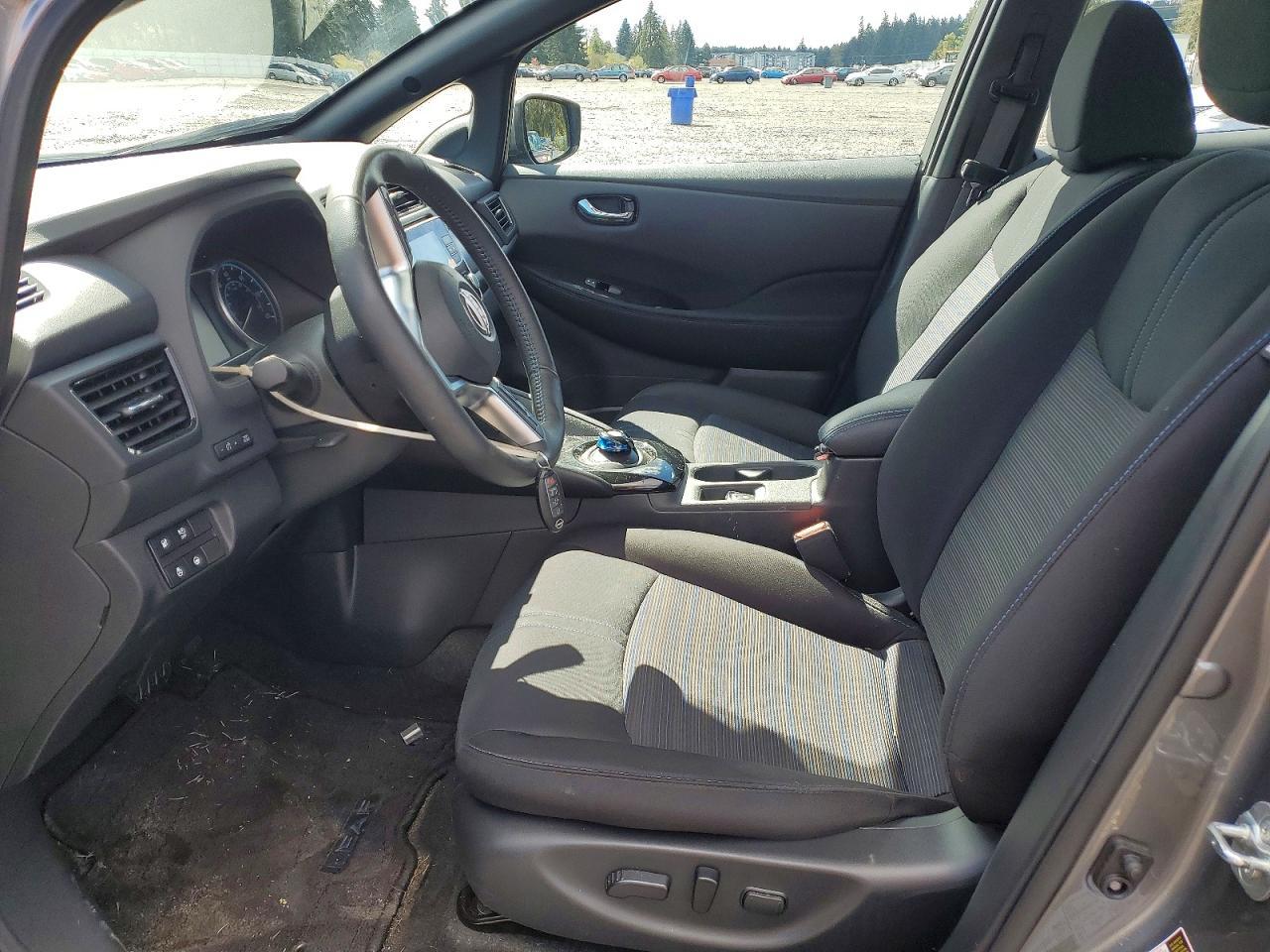2025 NISSAN LEAF