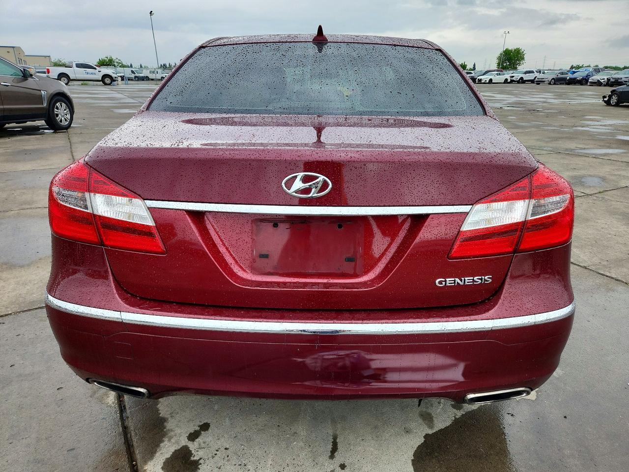 2013 HYUNDAI GENESIS