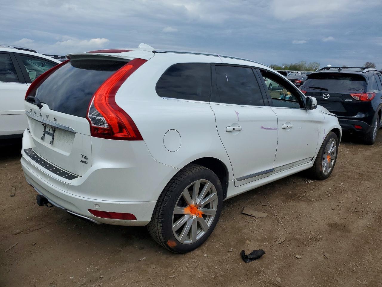 2017 VOLVO XC60